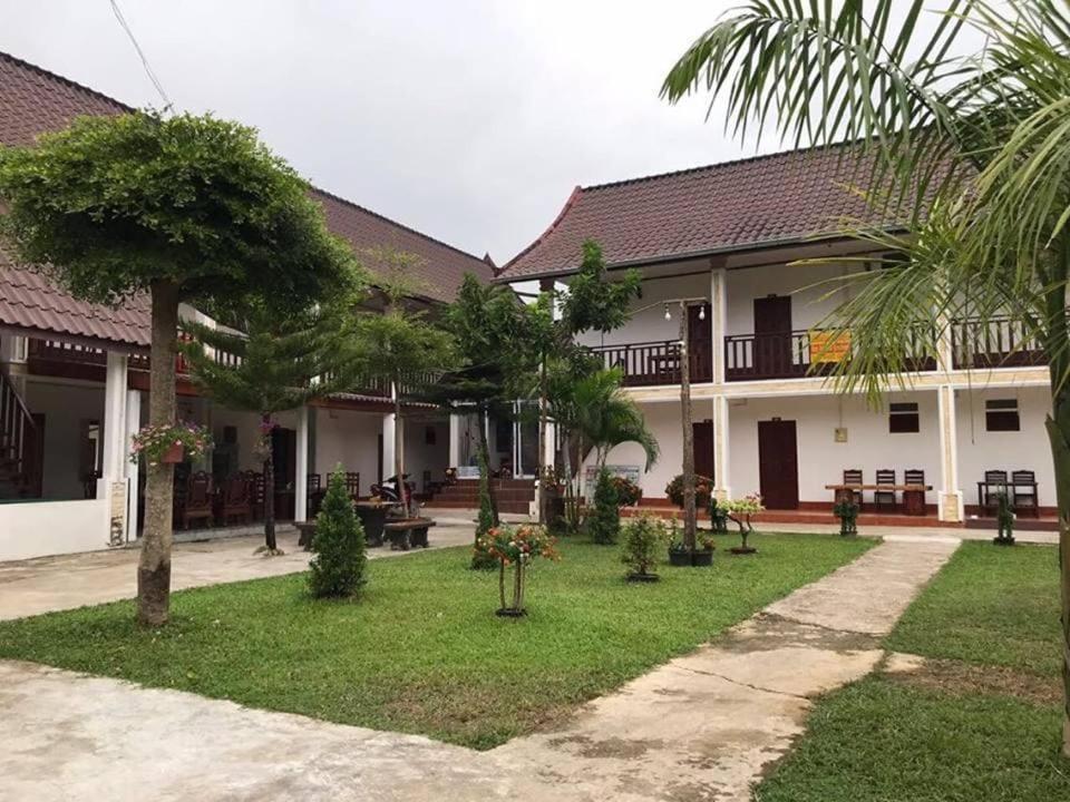 ואנג ויינג Riverside Garden Hostel מראה חיצוני תמונה