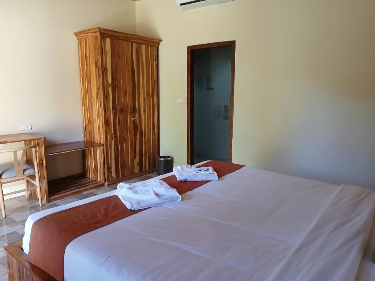 ואנג ויינג Riverside Garden Hostel מראה חיצוני תמונה